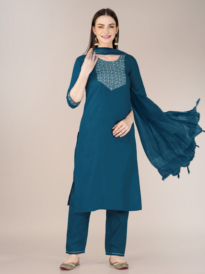 Chic Cotton Blend Combination | Accentuated by a Silk Blend Dupatta