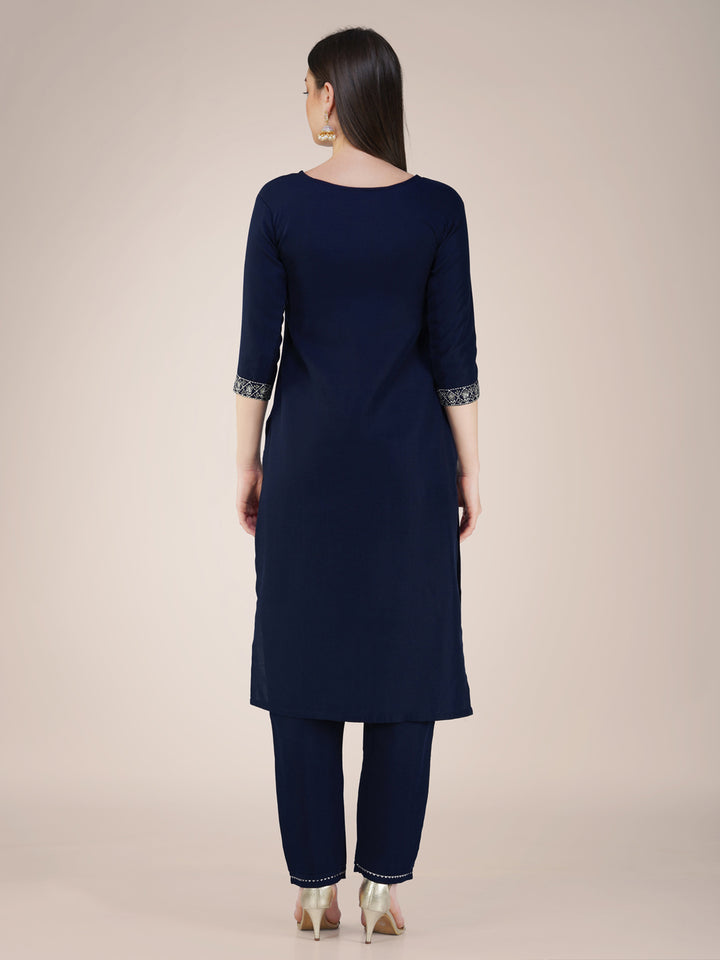 Chic Cotton Blend Combination | Accentuated by a Silk Blend Dupatta
