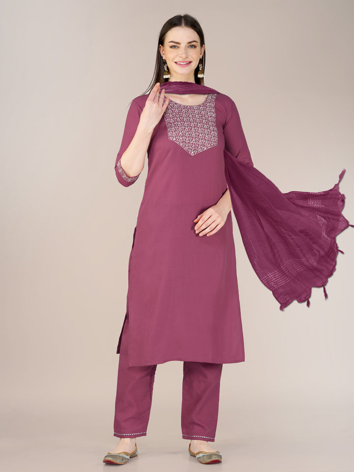 Chic Cotton Blend Combination | Accentuated by a Silk Blend Dupatta