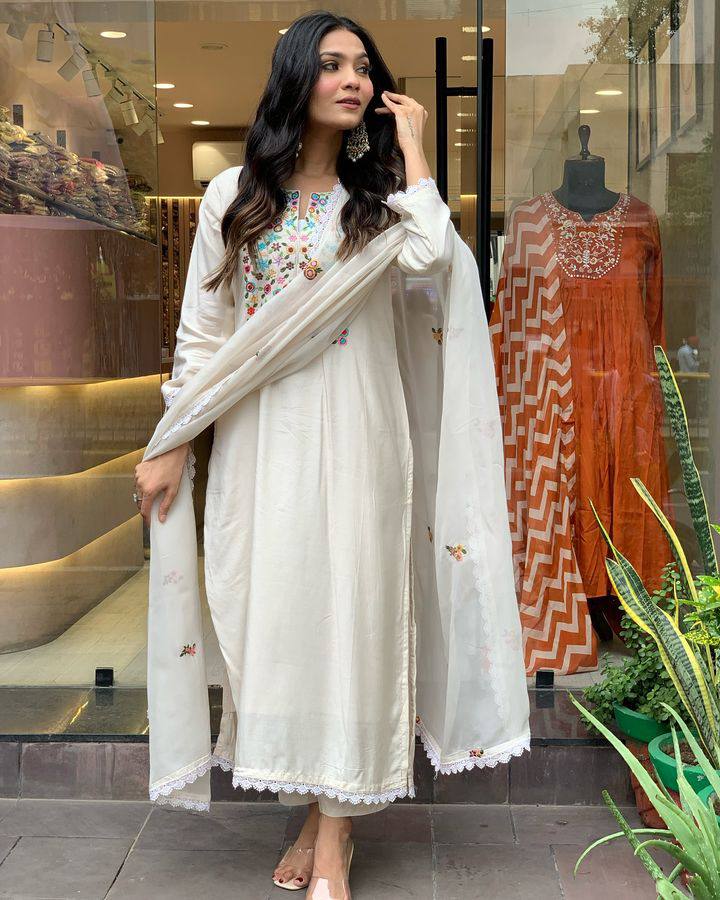 Chic Cream Viscose Chanderi and Viscose Chanderi Combination | Completed with a Gorgeous Chanderi