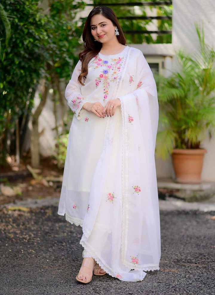 Chic White Georgette Combination | Completed with a Gorgeous Georgette Dupatta