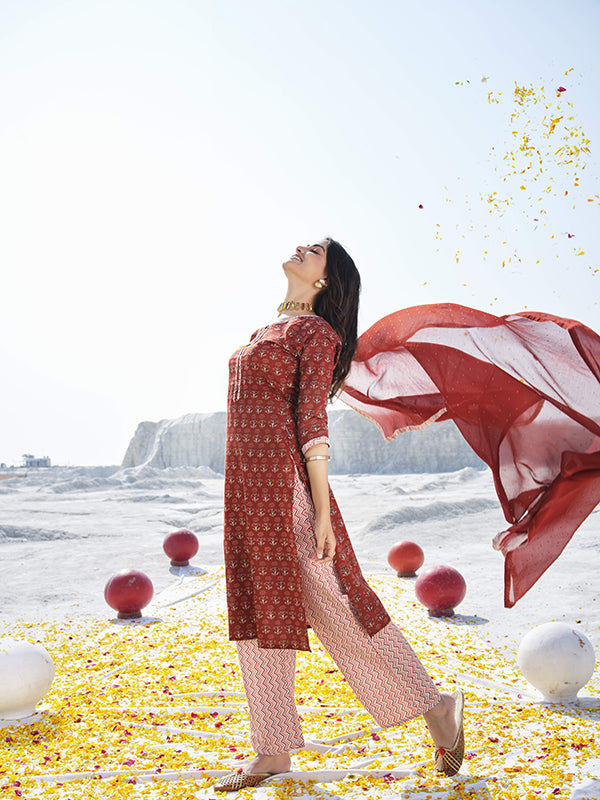 Graceful Maroon Cotton Salwar Kameez | Highlighting a Stunning Cotton Dupatta