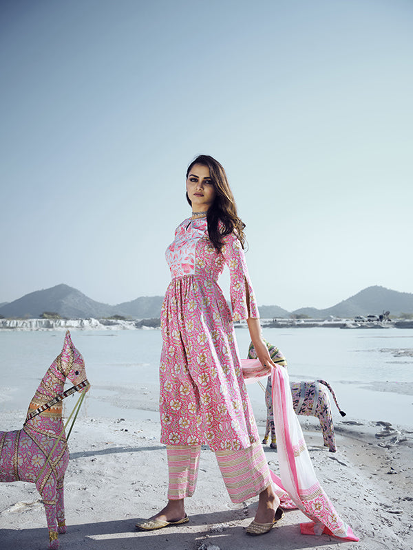 Graceful Pink Cotton Salwar Kameez | Highlighting a Stunning Cotton Dupatta