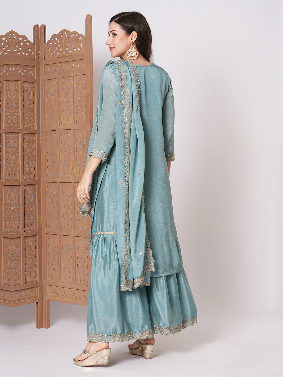 Chic Teal Blue Chinon and Silk Combination | Accentuated by a Chinon Dupatta