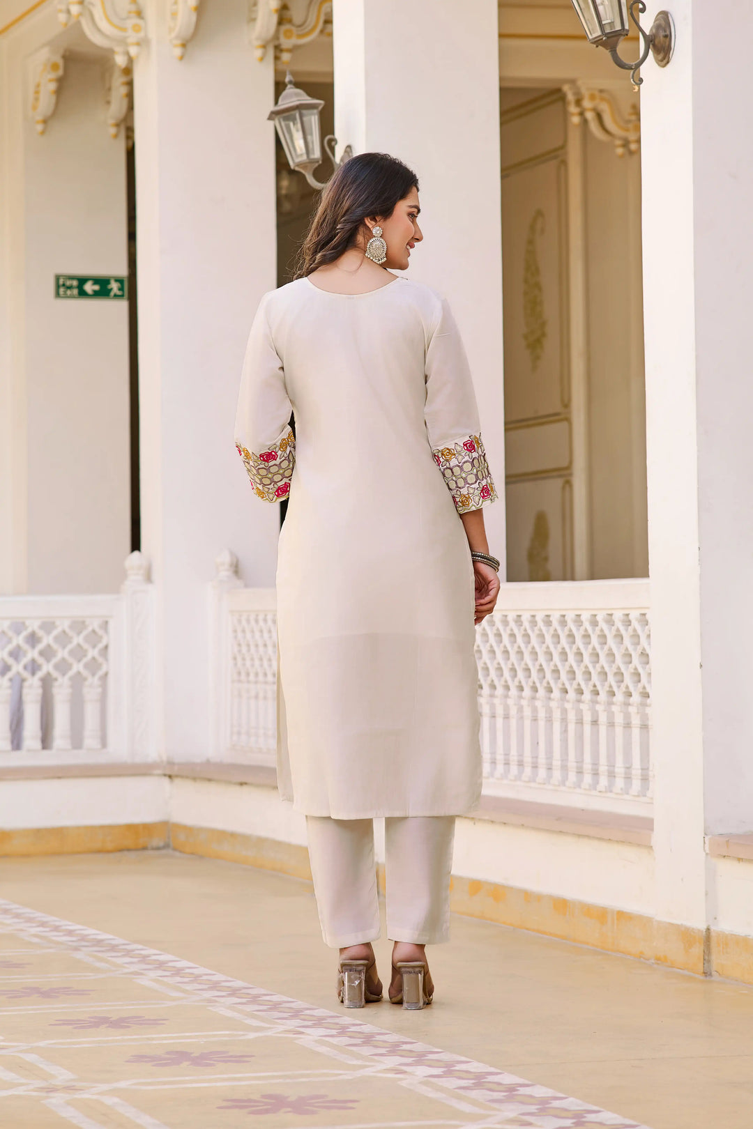 Charming Off White Suit | Vetigun top bottom with Chanderi dupatta