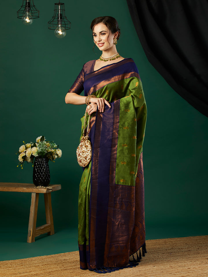 Fashionable Banarasi Silk Saree | Party Wear with Wevon Jari Blouse