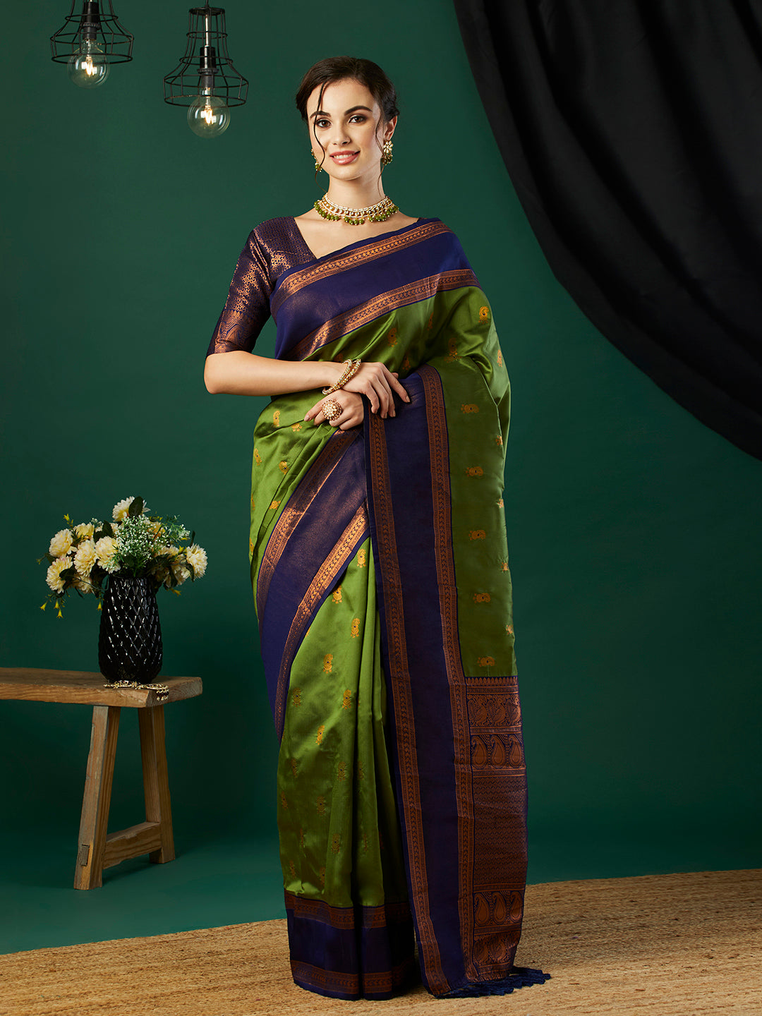 Fashionable Banarasi Silk Saree | Party Wear with Wevon Jari Blouse