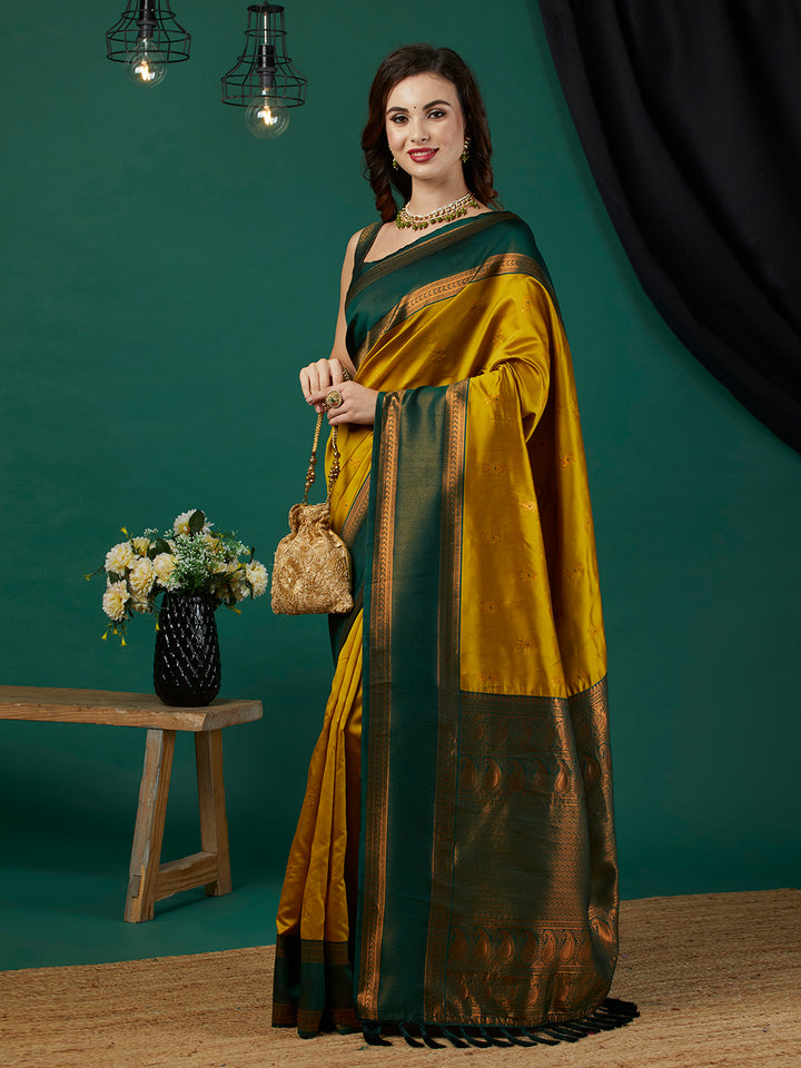 Fashionable Banarasi Silk Saree | Party Wear with Wevon Jari Blouse