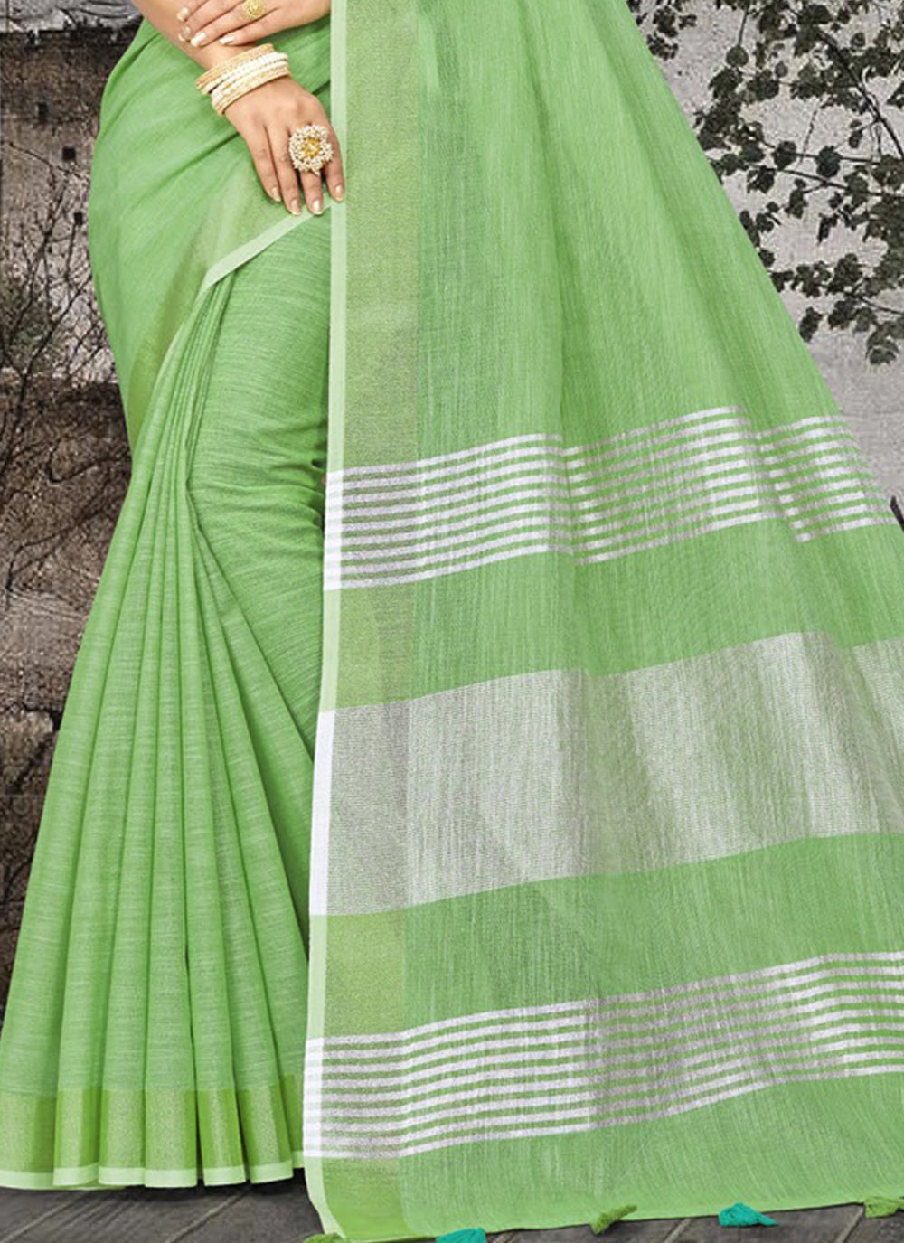 Ethnic Charm Linen Saree | Elegant Wevon Designer Embellishment