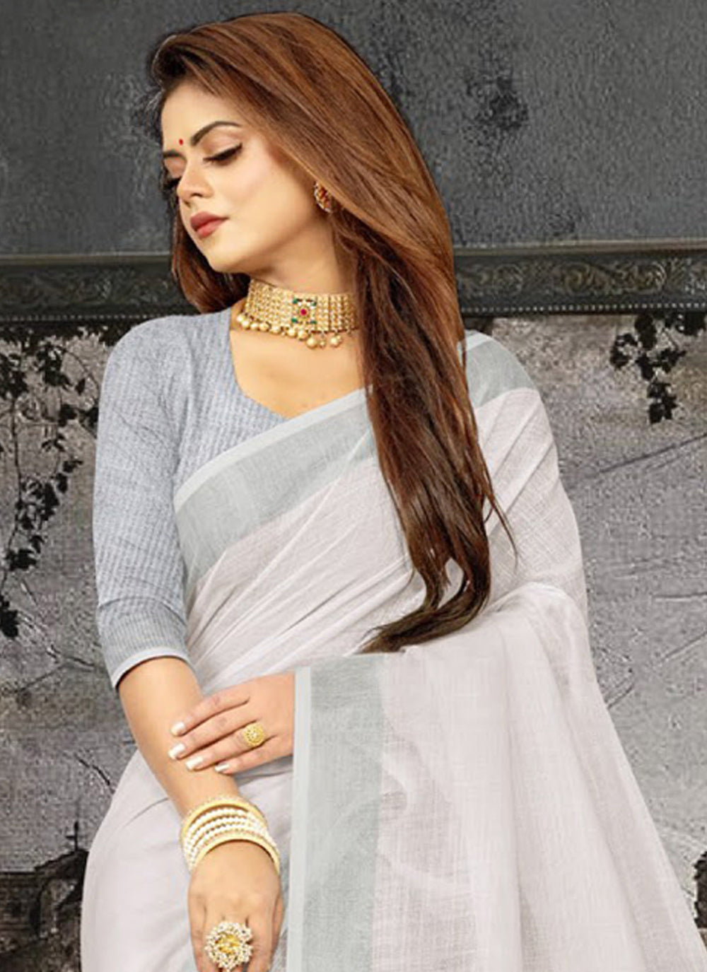 Ethnic Charm Linen Saree | Elegant Wevon Designer Embellishment
