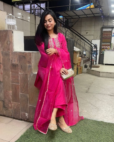 Exquisite Bright Pink Chanderi Salwar Suit | Embroidery Work  Organza Dupatta