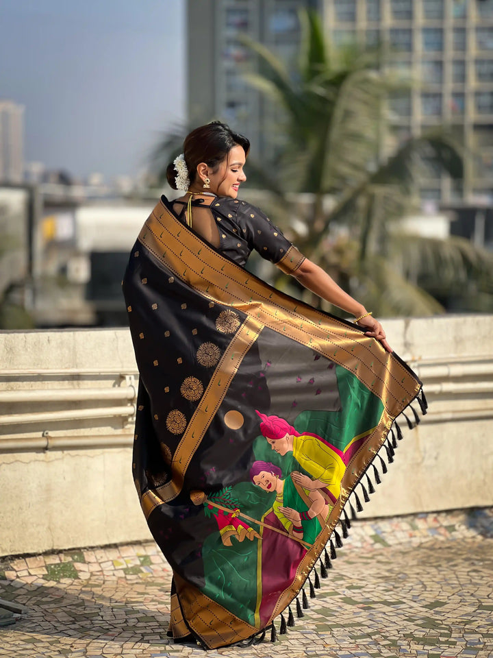 Royal Soft Silk Saree | Grand Weaving Figure Pallu & Elegant Blouse