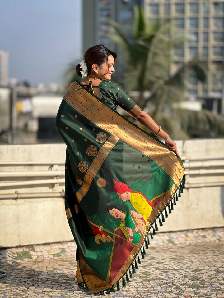 Royal Soft Silk Saree | Grand Weaving Figure Pallu & Elegant Blouse