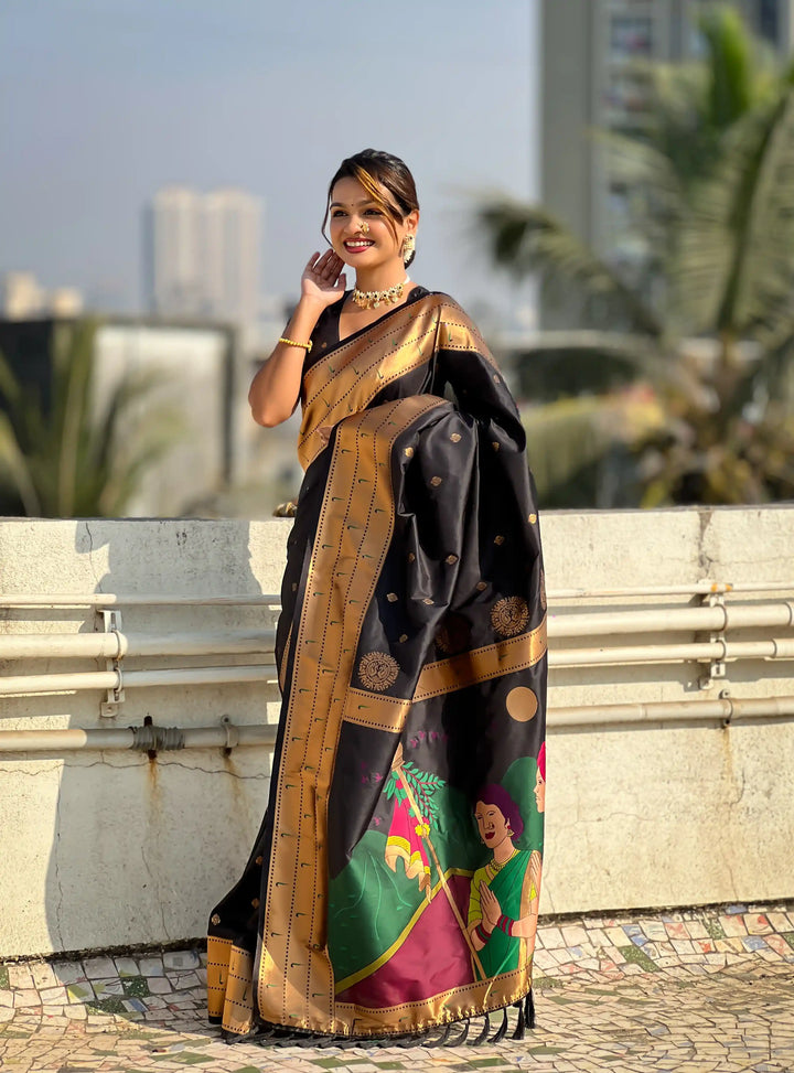 Royal Soft Silk Saree | Grand Weaving Figure Pallu & Elegant Blouse