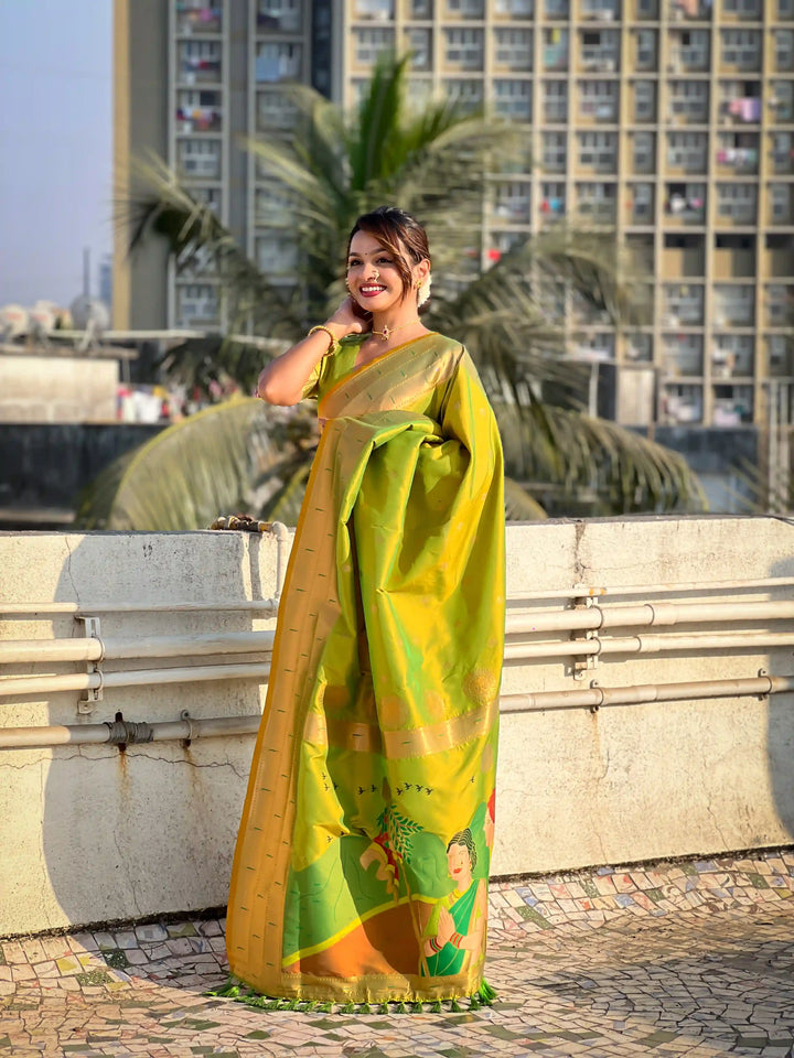 Royal Soft Silk Saree | Grand Weaving Figure Pallu & Elegant Blouse