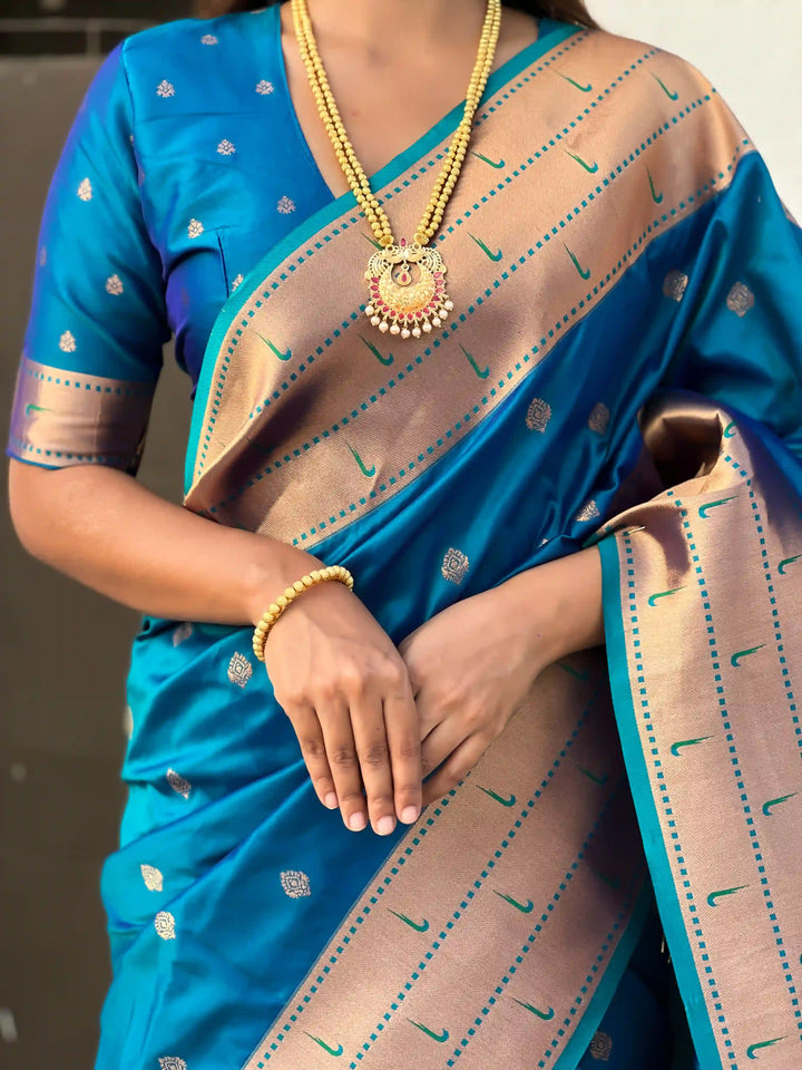 Royal Soft Silk Saree | Grand Weaving Figure Pallu & Elegant Blouse