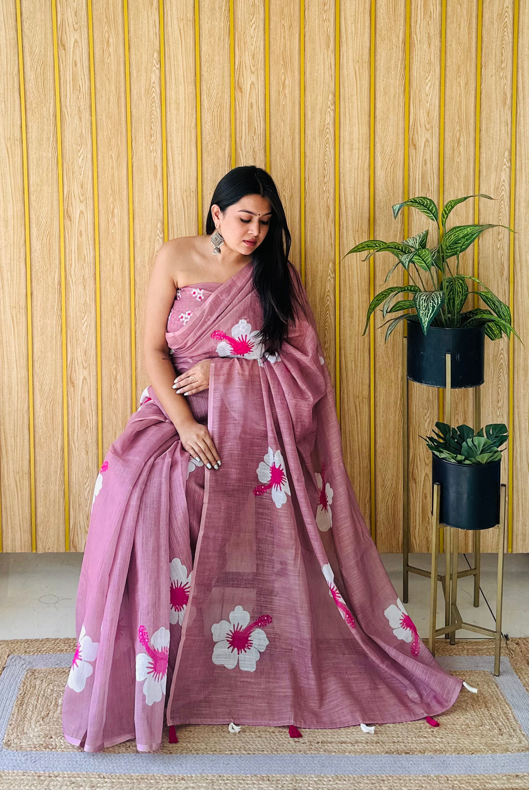 Floral Digital Printed Linen Saree | Stylish Party Wear Soft & Elegant