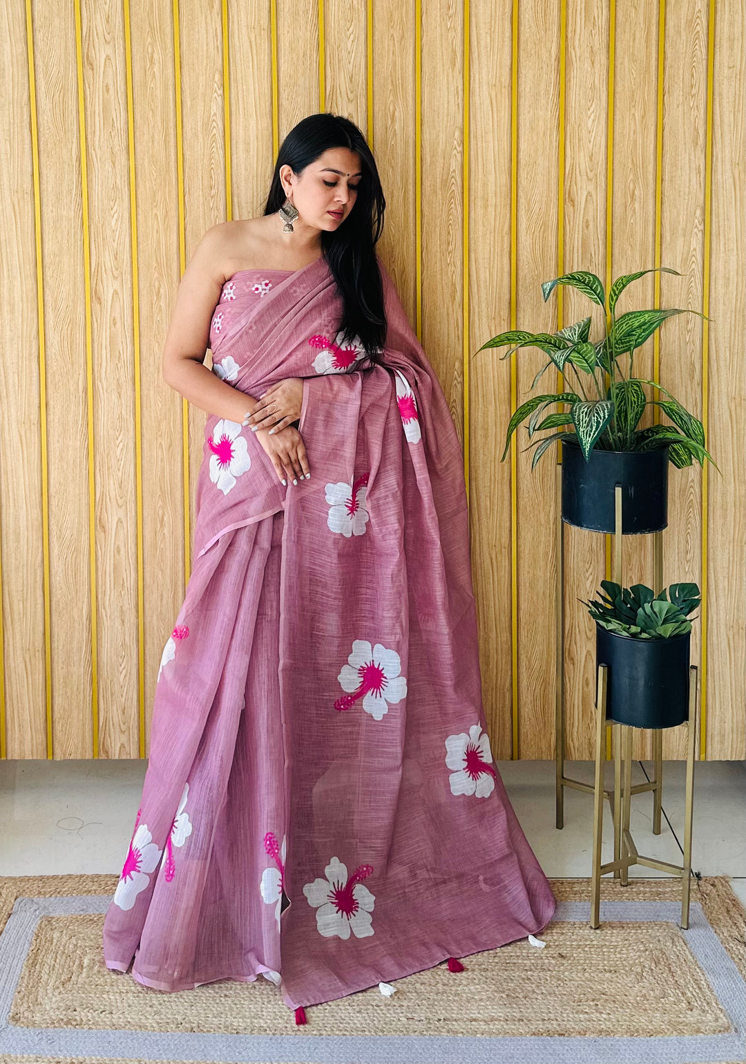 Floral Digital Printed Linen Saree | Stylish Party Wear Soft & Elegant