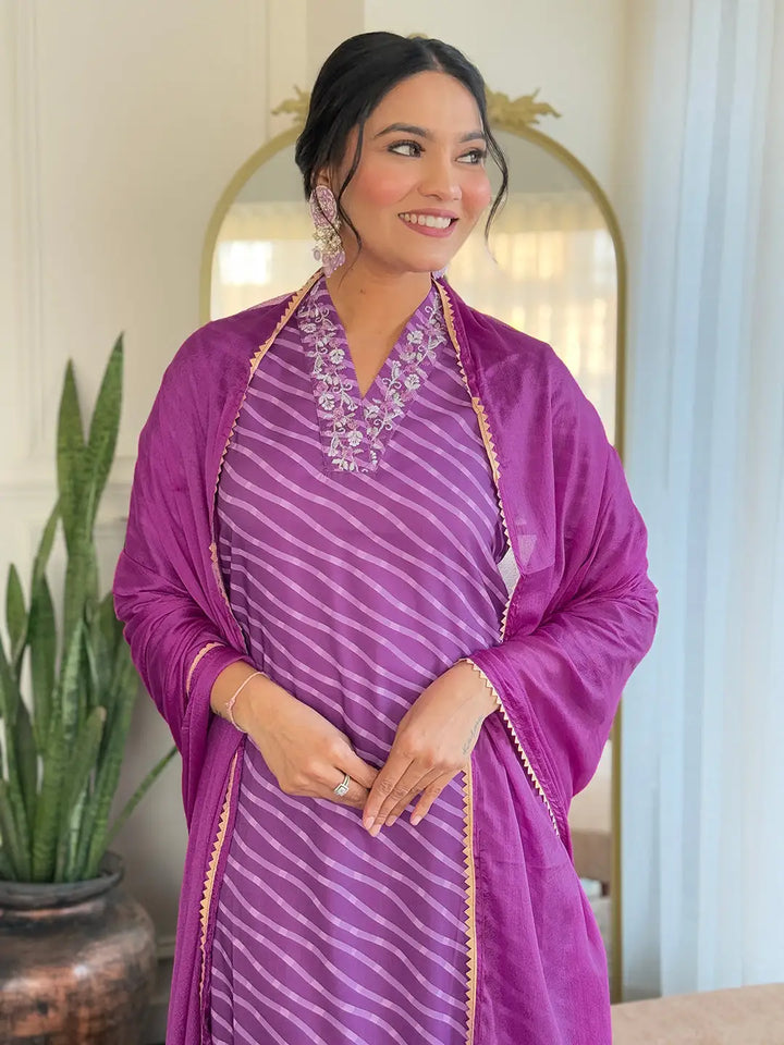 Stylish Muslin Kurti | Chinon Dupatta & Embroidery Detailing Partywear