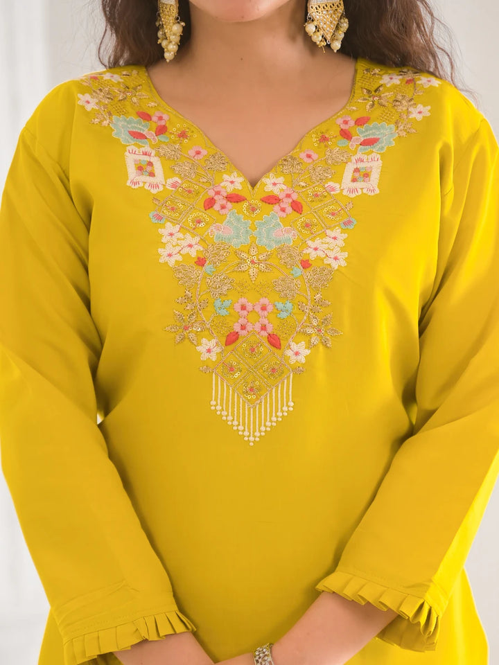 Sophisticated Mustard Viscose Chanderi Suit | Elegant Organza Dupatta Design