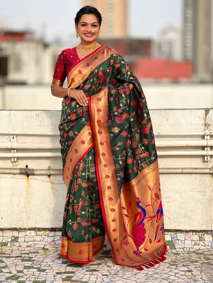 Exquisite Wevon Meenakari Soft Silk Saree | Timeless Elegance