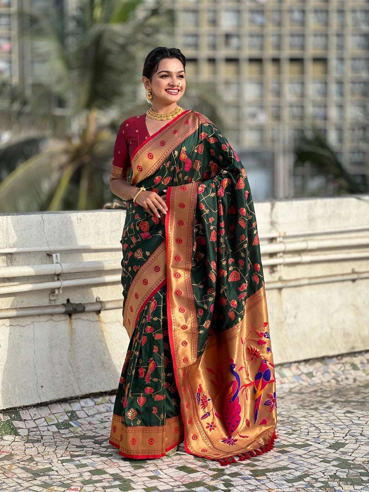 Exquisite Wevon Meenakari Soft Silk Saree | Timeless Elegance