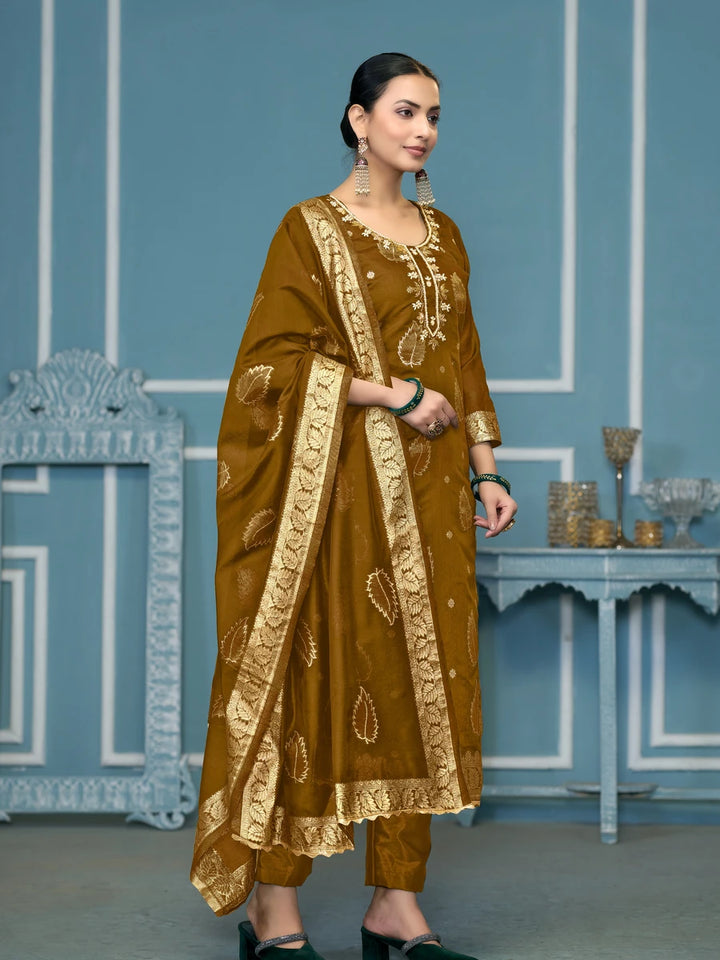 Stunning Festive Banarasi Salwar Kameez | Embroidered & Handcrafted