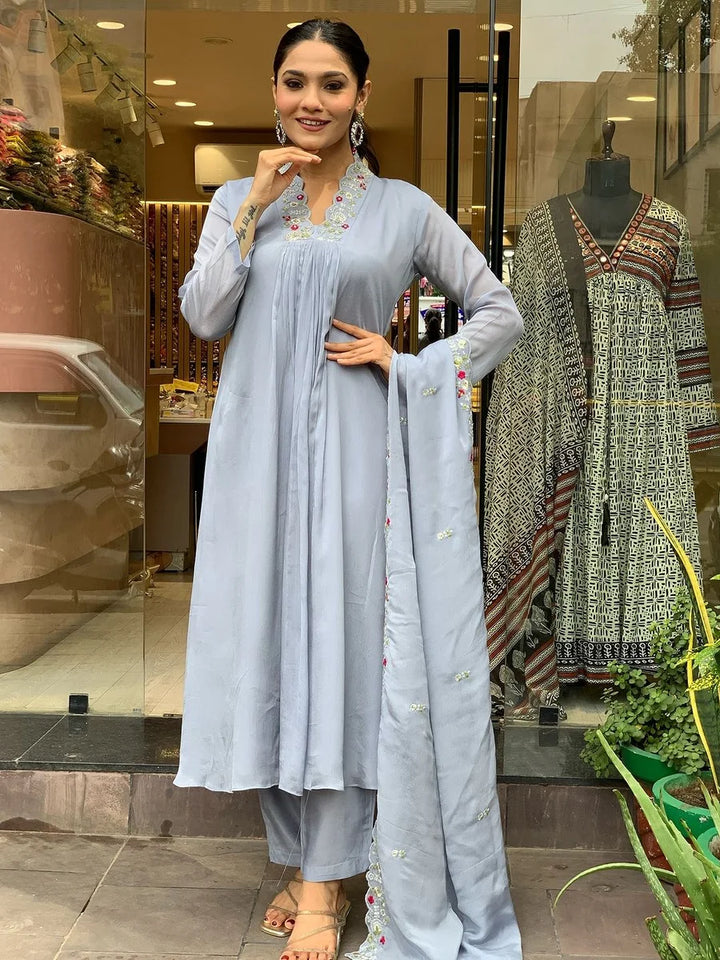 Exquisite Embroidered Viscose Chinon Salwar Suit | Perfect for Occasions