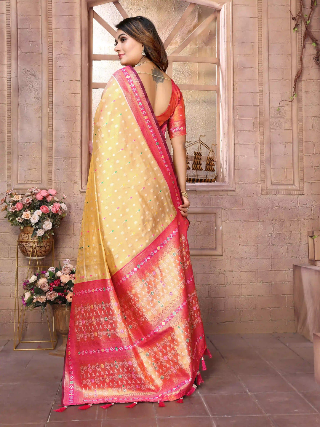 Graceful Patola Wevon Saree in Banarasi Tissue Silk