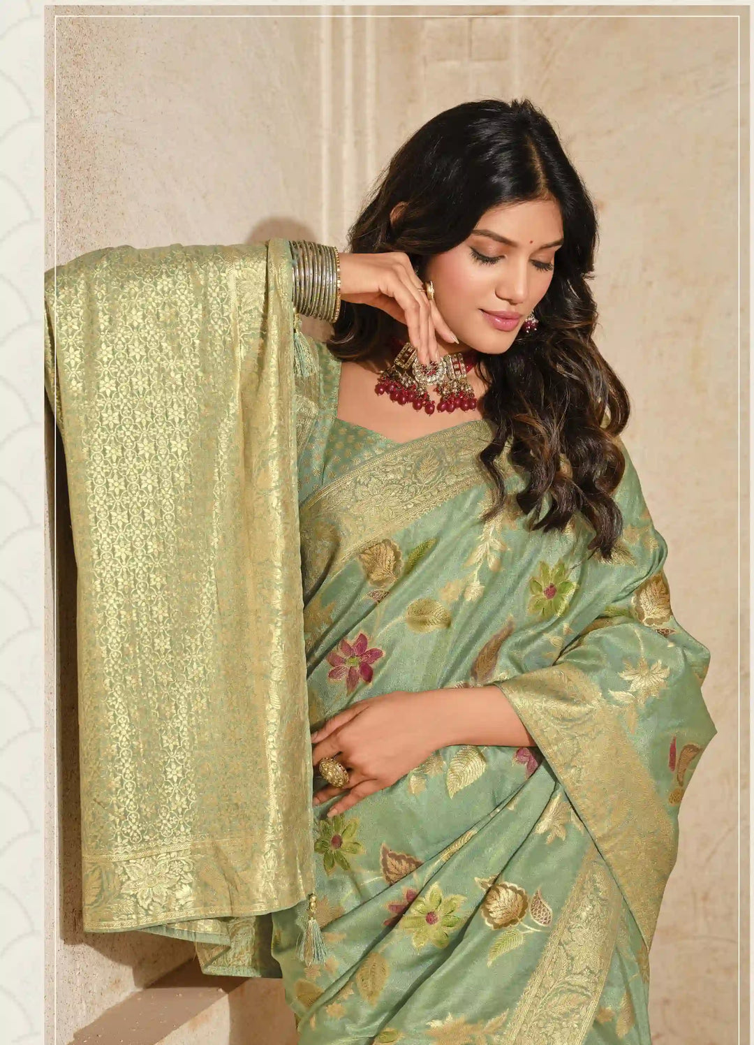 Traditional Silk Saree with Wevon Jari Work – Luxury Collection