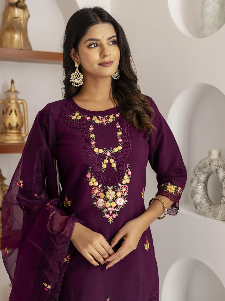 Luxurious Purple Embroidered Salwar Kameez for Women