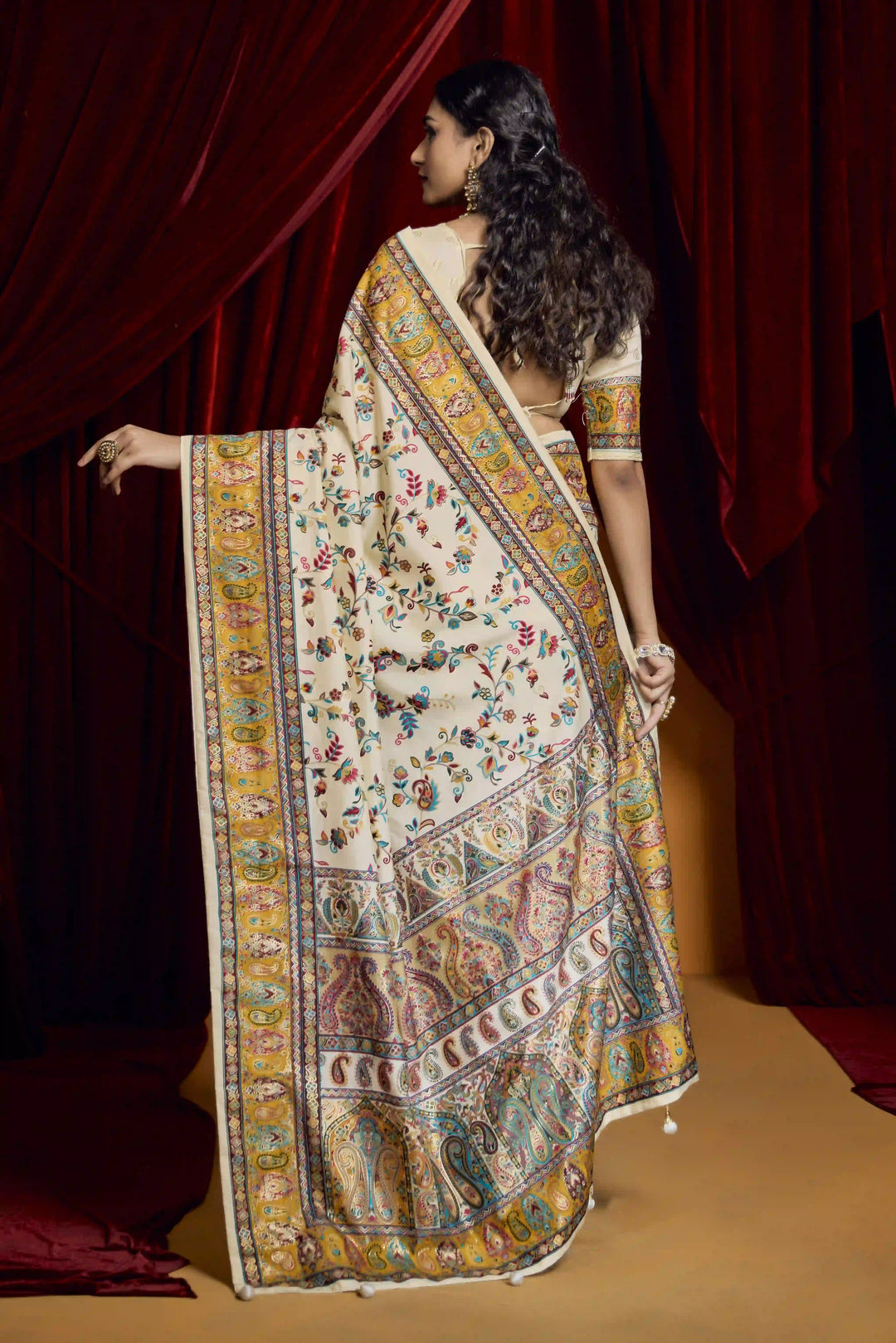Timeless Tussar Silk Saree with Stylish Print Work