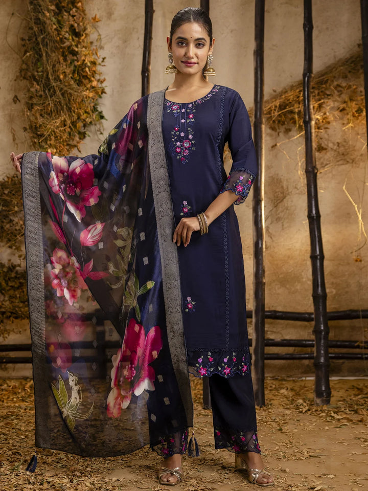 Graceful Partywear Salwar Kameez with Intricate Embroidery