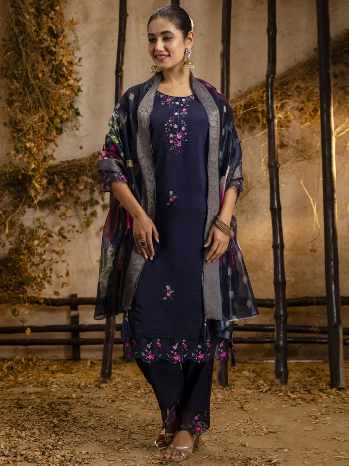Graceful Partywear Salwar Kameez with Intricate Embroidery