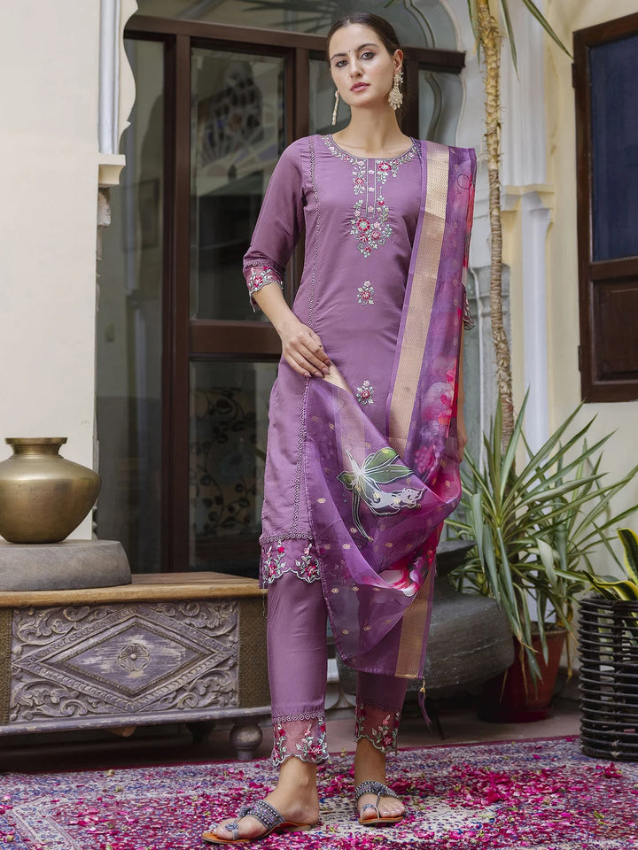 Graceful Partywear Salwar Kameez with Intricate Embroidery