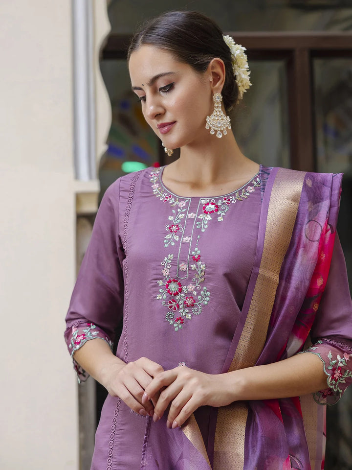Graceful Partywear Salwar Kameez with Intricate Embroidery