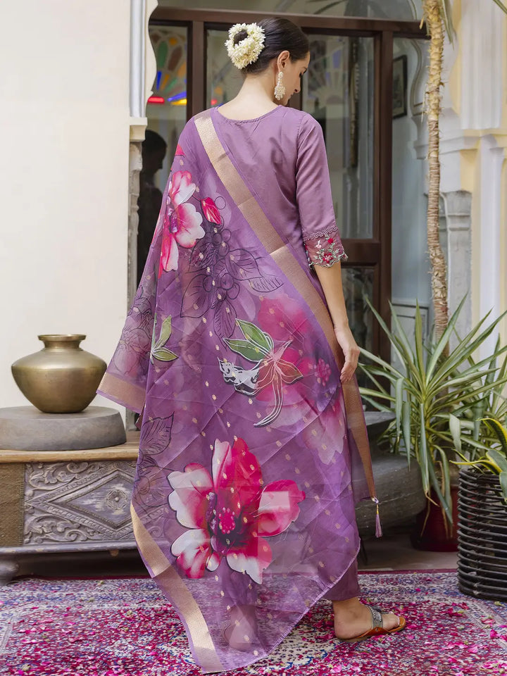 Graceful Partywear Salwar Kameez with Intricate Embroidery