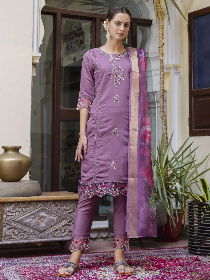 Graceful Partywear Salwar Kameez with Intricate Embroidery