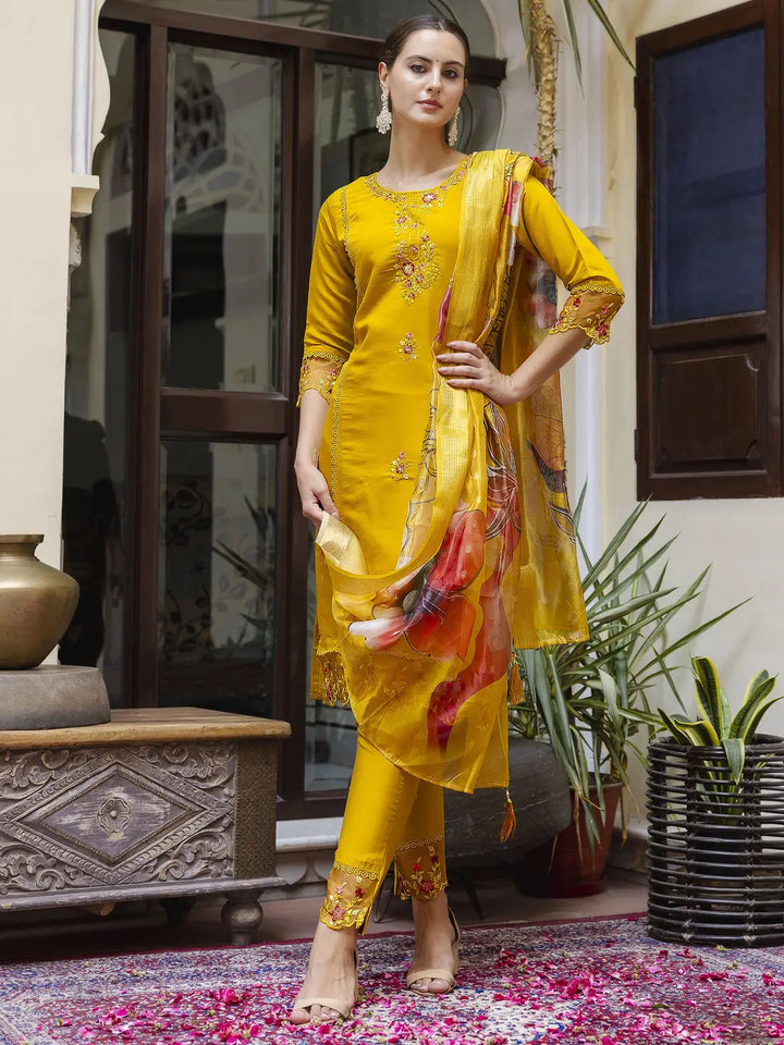 Graceful Partywear Salwar Kameez with Intricate Embroidery