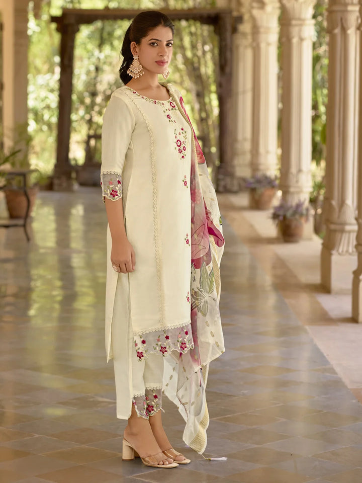 Graceful Partywear Salwar Kameez with Intricate Embroidery