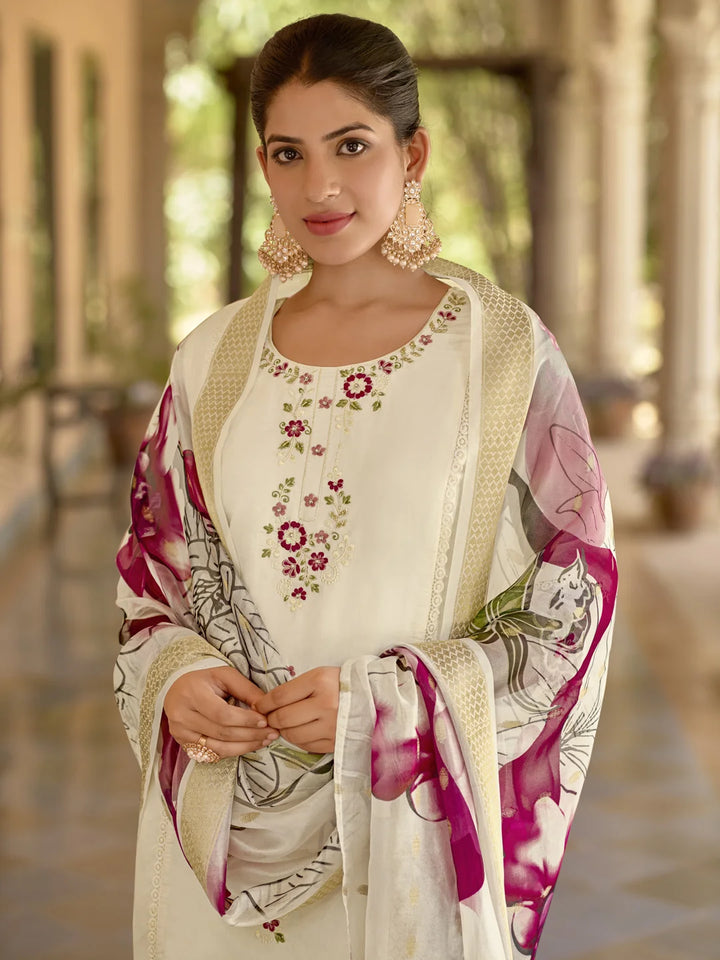 Graceful Partywear Salwar Kameez with Intricate Embroidery