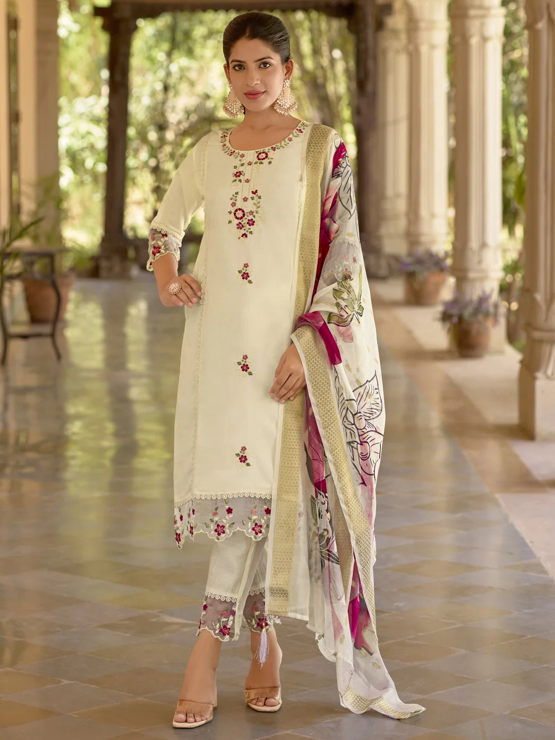 Graceful Partywear Salwar Kameez with Intricate Embroidery