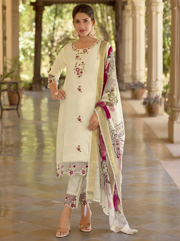 Graceful Partywear Salwar Kameez with Intricate Embroidery