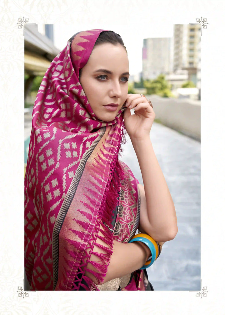 Classic Soft Silk Saree with Ethnic Printed & Jari Detailing