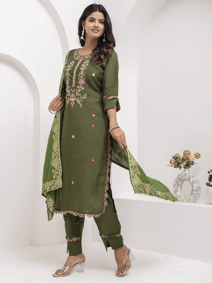 Exquisite Designer Salwar Kameez for Mehendi Celebrations