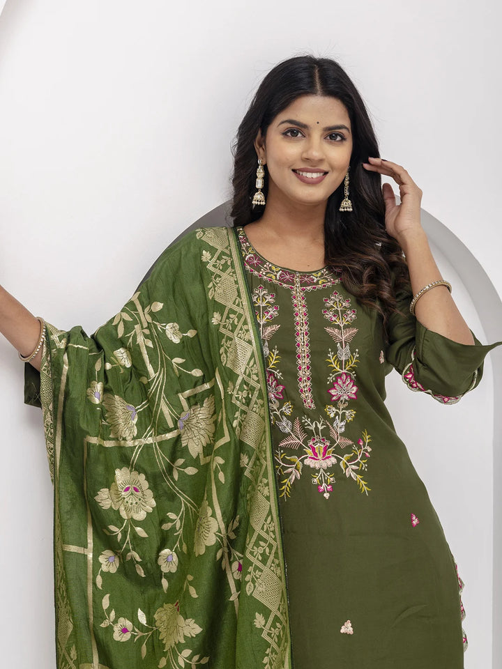 Exquisite Designer Salwar Kameez for Mehendi Celebrations