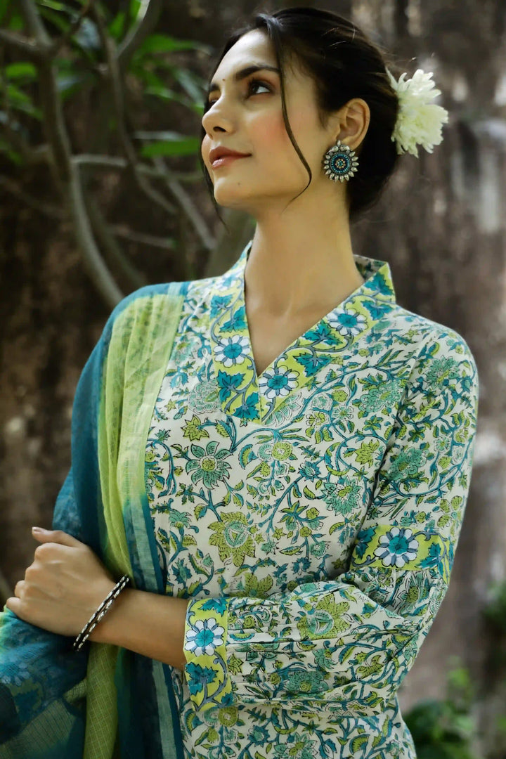 Stylish Sea Green Ethnic Set in Roman Slub with Designer Print