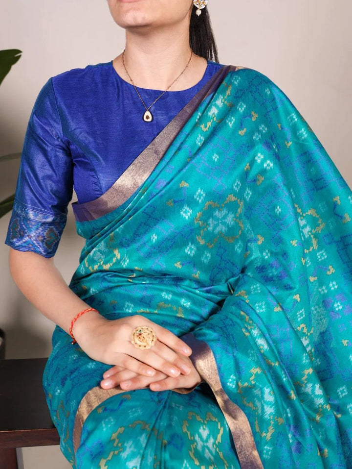 Elegant Raw Silk Saree with Zari Border & Tassels for Festive Wear