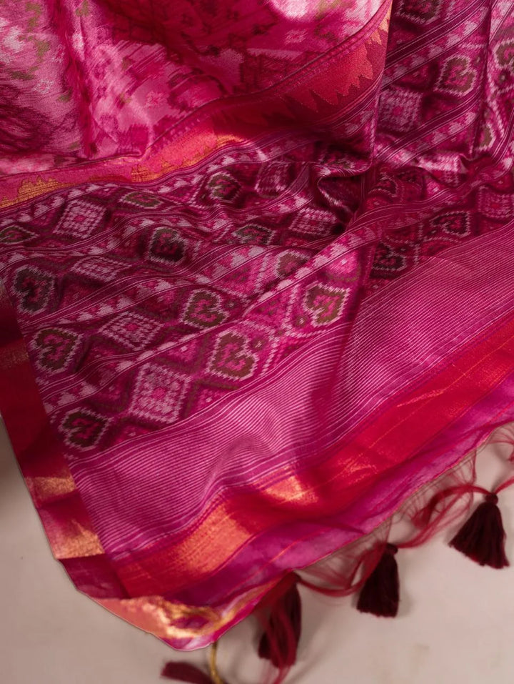 Elegant Raw Silk Saree with Zari Border & Tassels for Festive Wear