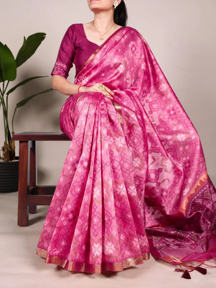 Elegant Raw Silk Saree with Zari Border & Tassels for Festive Wear